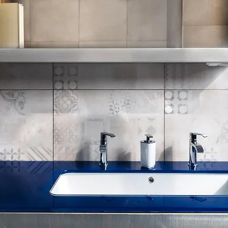 Mazzini15 לינה וארוחת בוקר נוברה